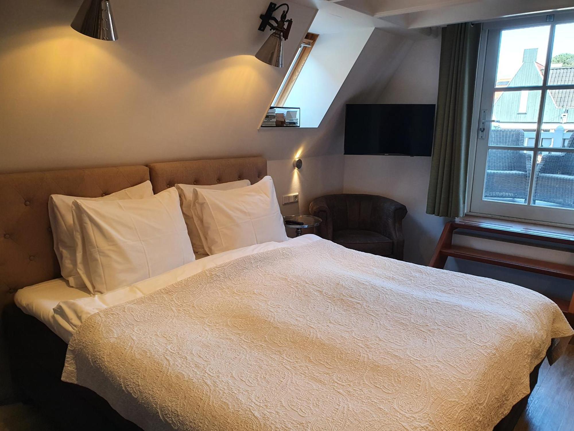 Badhotel Bruin Vlieland Exterior photo